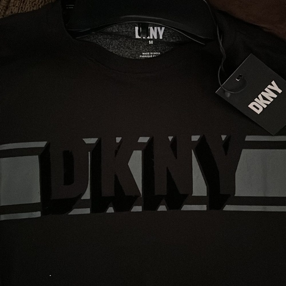 DKNY - Picture 4 of 4